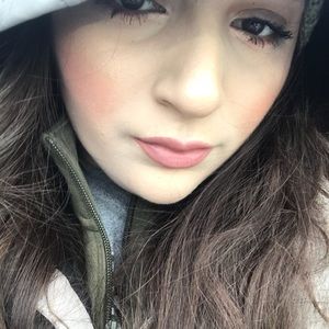 Meet your Posher, Abir